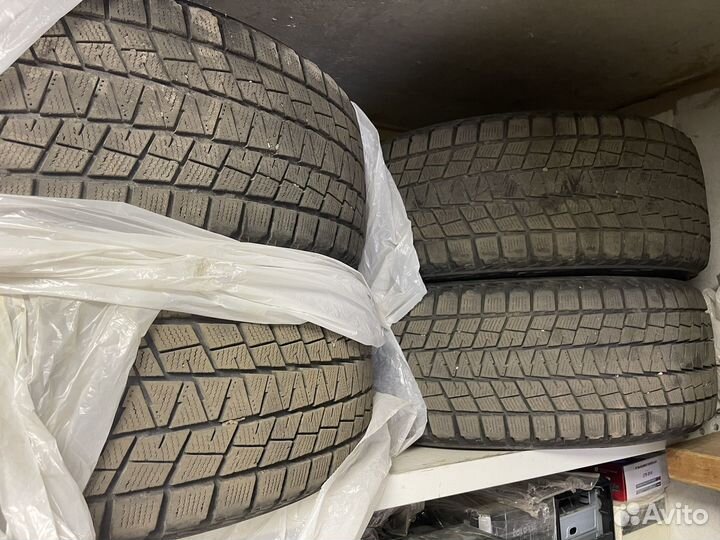 Bridgestone Blizzak DM-V1 235/60 R17 102R