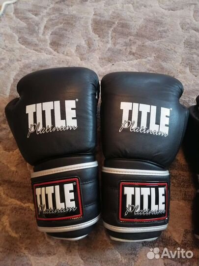 Боксерские перчатки title platinum 14oz