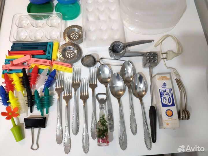 Столовые приборы, кипятильник, ситечко