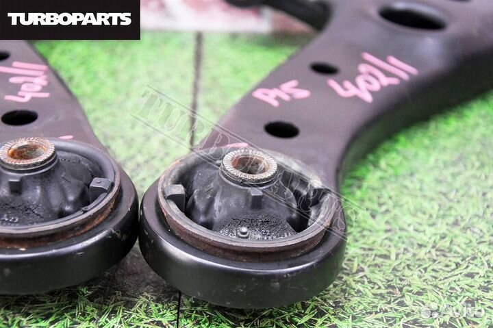 Рычаги нижние передние Toyota Ipsum ACM20 2zrfxe