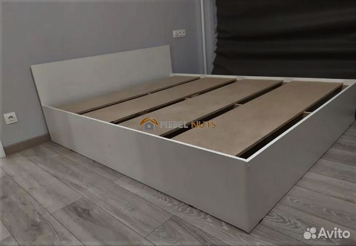 Кровать двуспальная