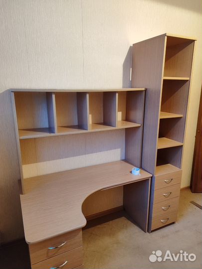 Стол угловой со шкафом