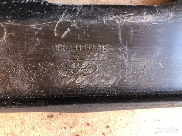 Накладка крышки багажника Land Rover Sport 2 рест