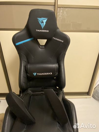 Игровое компьютерное кресло thunderx3