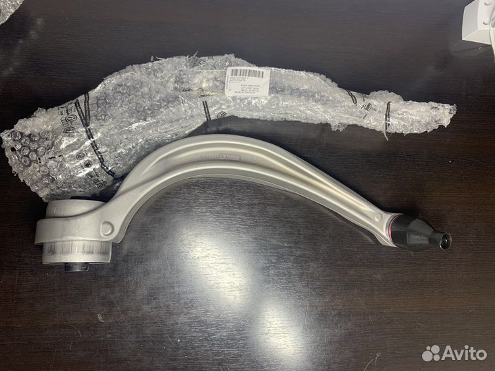 Рычаг 4M0407693F VolksWagen