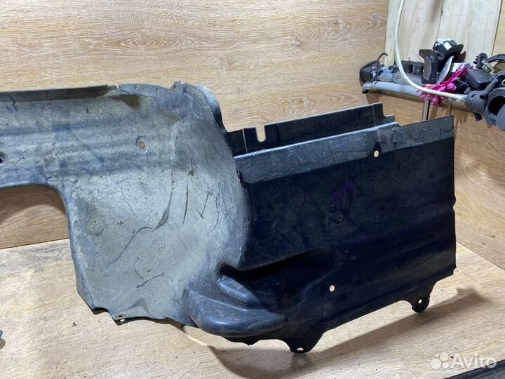 Подкрылок передний левый BMW E46 170483