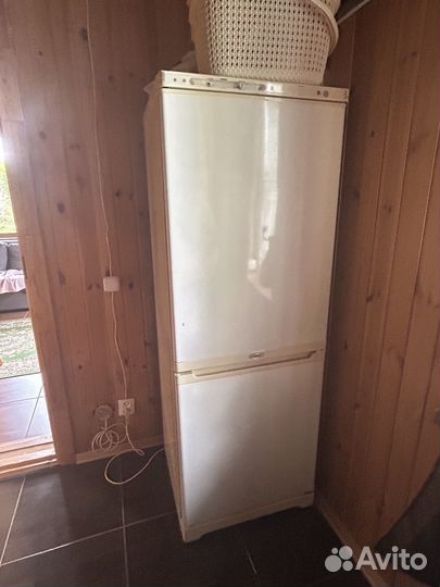 Холодильник Stinol 280л в рабочем состоянии