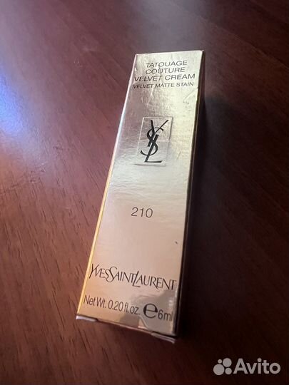 Yvеs sаinт laurеnт tatouаgе соuture vеlvet сream