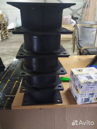 Амортизатор катка Dynapac 358172