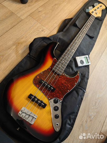 Бас гитара Bacchus Universe Series Since 1994