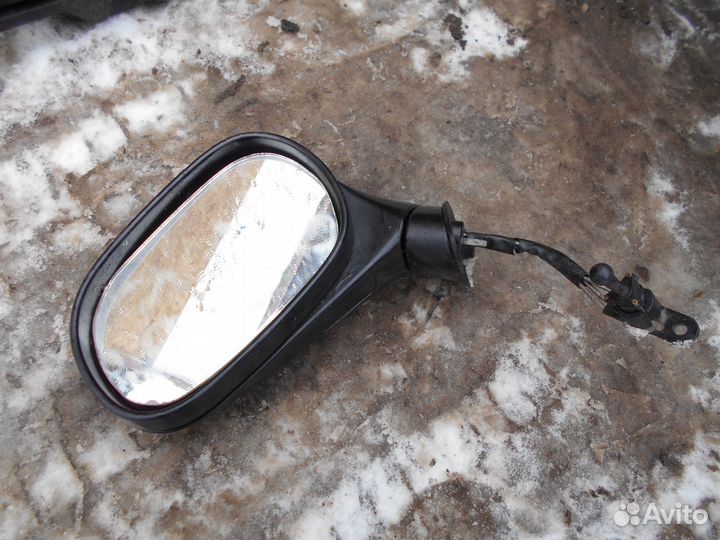Мицубиси каризма 1997г. в. зеркало левое механичес