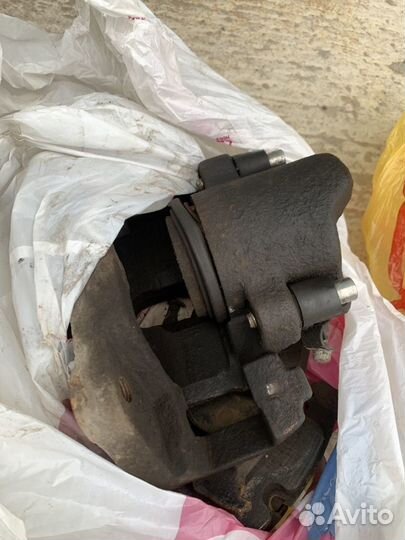 Суппорта передние BMW e39 540 дорест