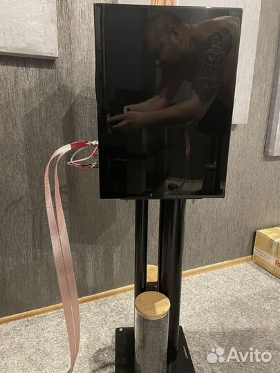 Kef R3 + стойки Norstone stylum 2
