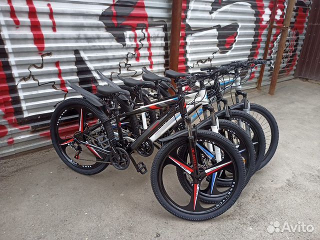 Велосипед на литых дисках 26