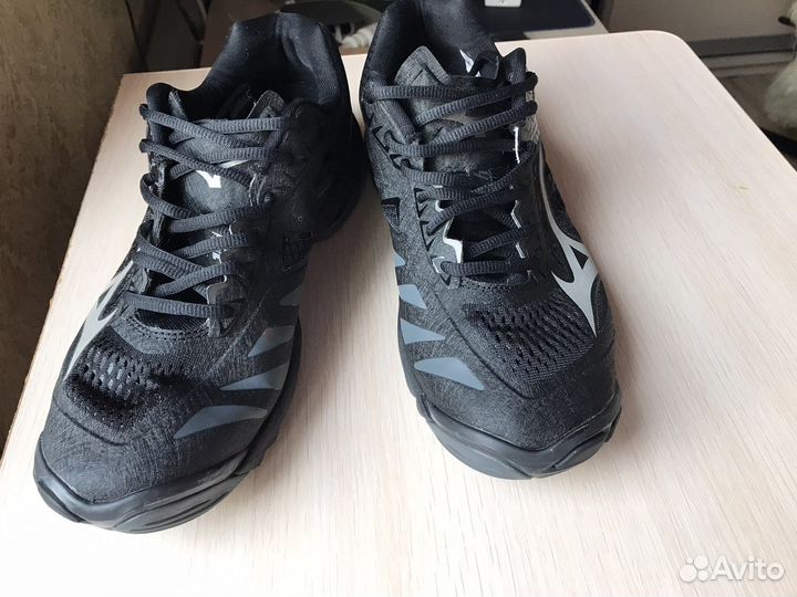 Mizuno wave lightning z5
