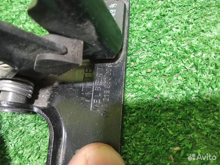 Замок капота mersedes benz CLC-Class (CL203) 2008