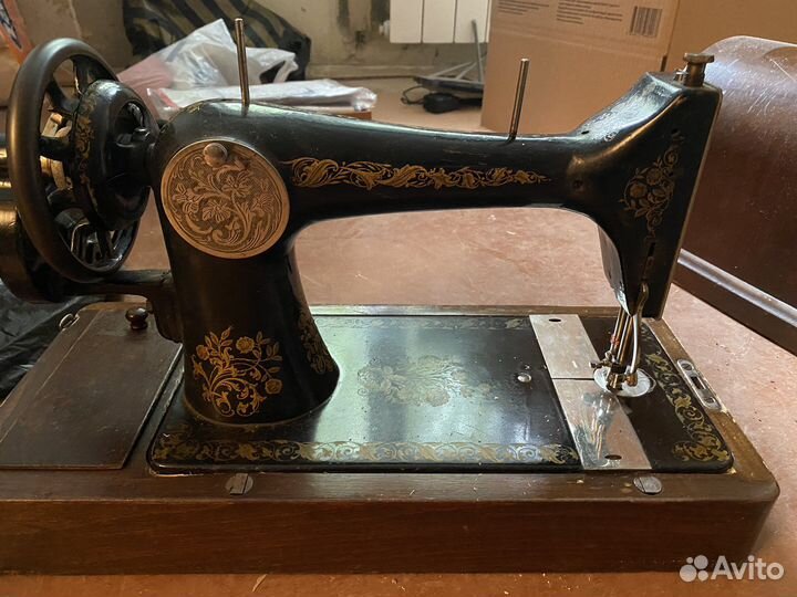 Швейная машина старинная