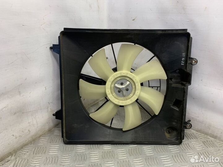 Диффузор вентилятора правый Honda Cr-V 3 RE K24