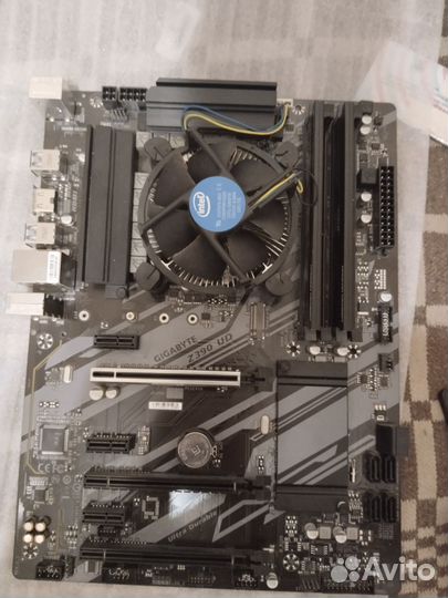 Материнская плата Gigabyte z390 1151v2