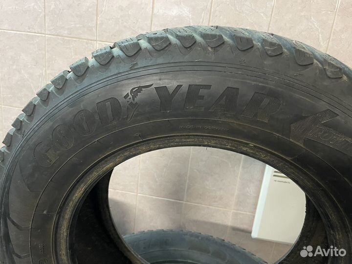 Goodyear UltraGrip Ice 225/70 R16