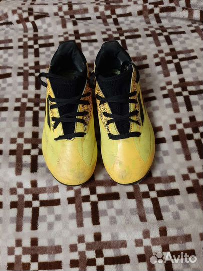 Футбольные бутсы adidas 32 размер