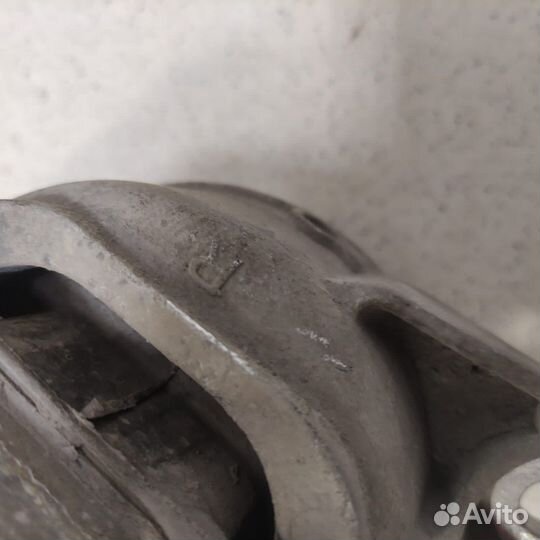 Подушка Опора двс Cadillac CT6 Кадиллак цт6 3.6