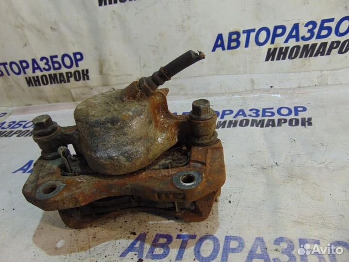 Суппорт передний правый для Mitsubishi RVR 1 1991