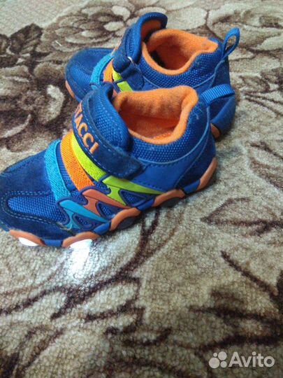 Кроссовки 23р