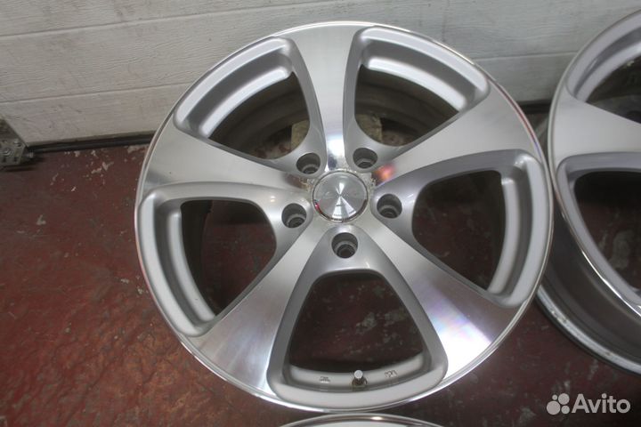 Диски R17 Weds Leonis Japan 5х114.3 7J