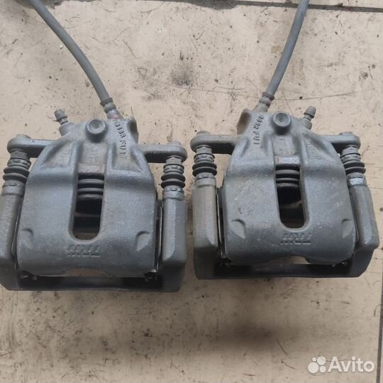 Суппорт тормозной передний Renault duster 1.6