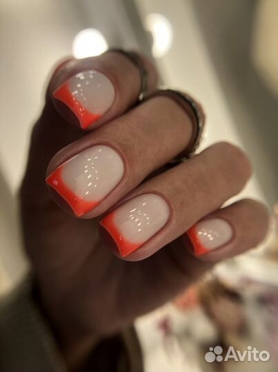 Маникюр с покрытием гель-лаком