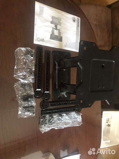 Кронштейн для телевизора на стену поворотный