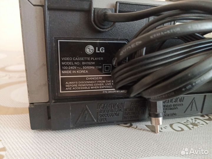 Видеомагнитофон LG BH762W