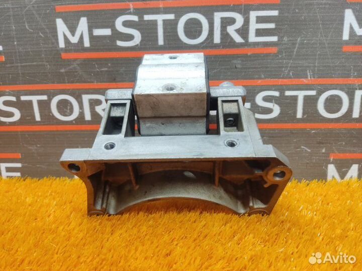 Подушка кпп Mercedes-Benz Clk-Class C209 112.912