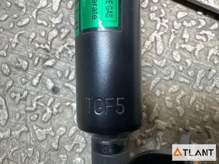 Амортизатор задней двери toyota corolla rumion