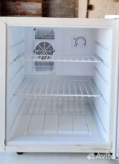 Офисный мини холодильник