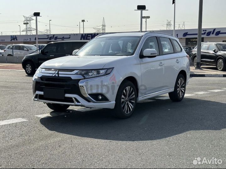 Mitsubishi Outlander 2.0 CVT, 2022, 24 км