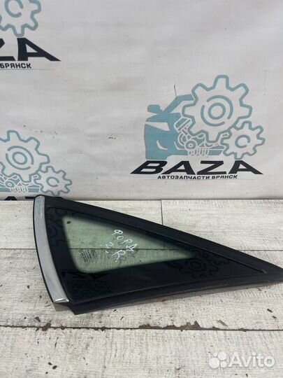 Форточка заднего правого крыла Ford Mondeo 4