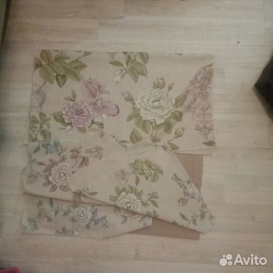 Скатерть и 4 салфетки 3 комплекта