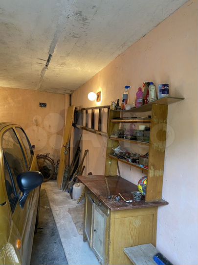 Гараж, > 30 м²