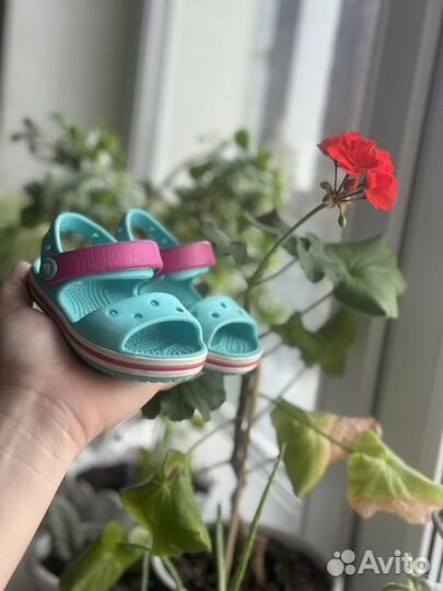 Сандали crocs c4