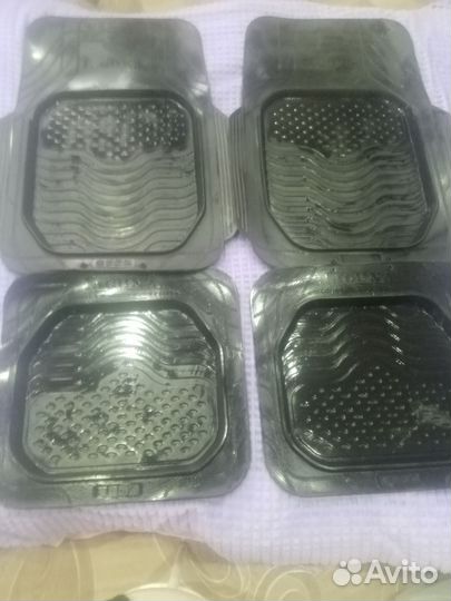 Автомобильные коврики резиновые универсальные