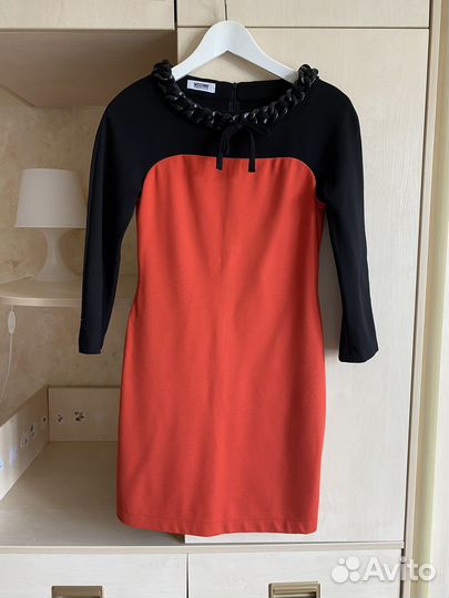 Платье Moschino