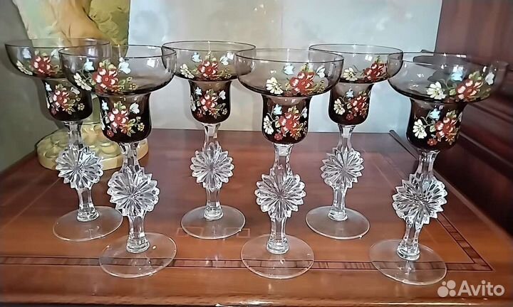 Коктейльные бокалы