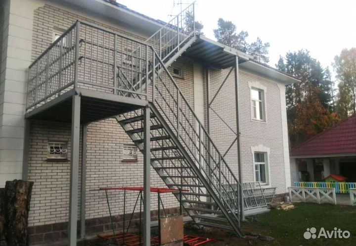 Лестницы на заказ, бесплатная доставка в пределах