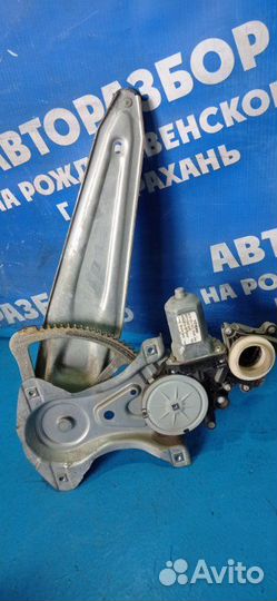 Задний правый стеклоподъемник Toyota Verso минивен