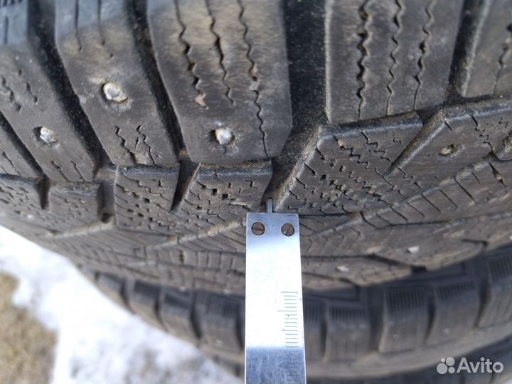 Gislaved Nord Frost 200 SUV 215/65 R16