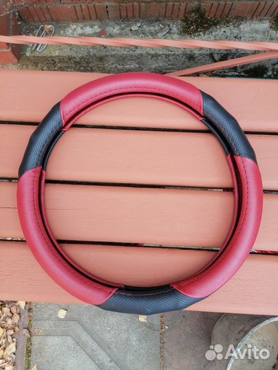 Оплётка/чехол на руль автомобиля