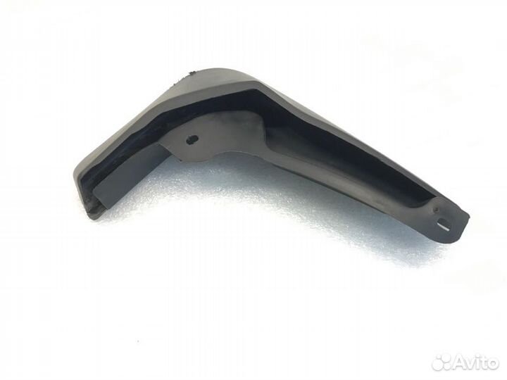 Брызговик задний левый Ford Focus 3 хетчбек 2.0