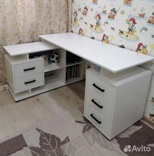 Стол компьютерный угловой